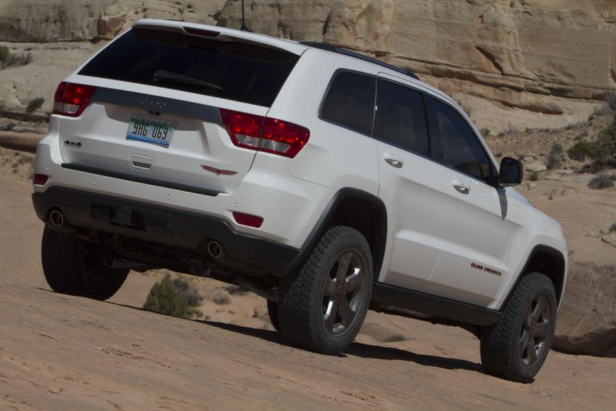  Jeep Grand Cherokee Trailhawk Concept 2012 года  (фото 18 из 25)